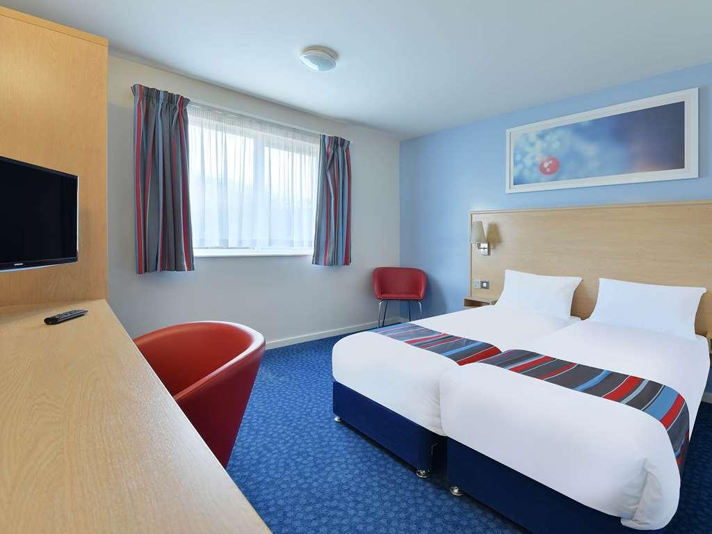 Travelodge Reading M4 Westbound Δωμάτιο φωτογραφία