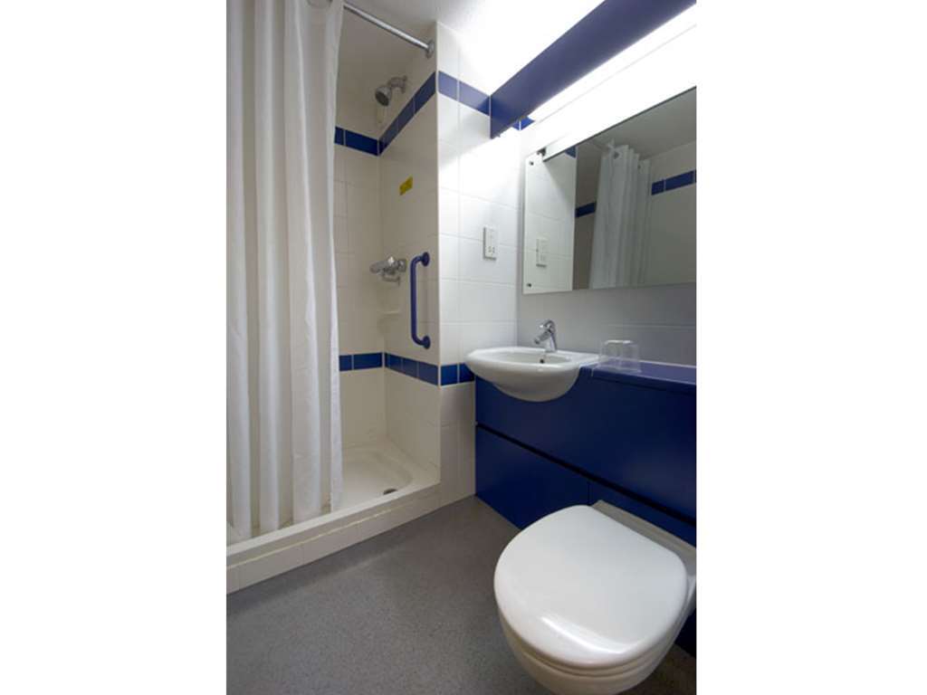 Travelodge Reading M4 Westbound Δωμάτιο φωτογραφία